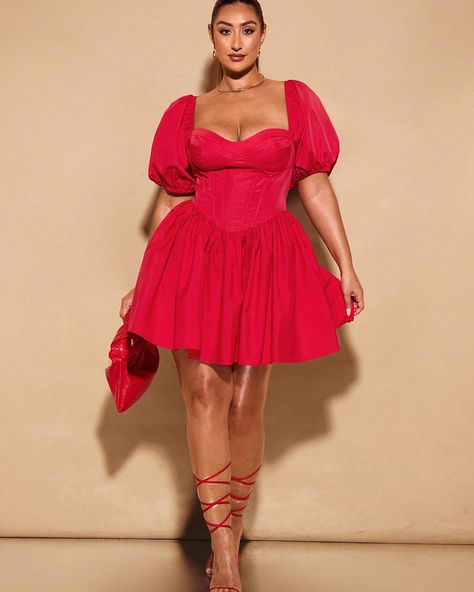 ✨Plus Size✨ ✨Pre-order only, XL(16) - 4XL(24)✨ ✨Price : 155k✨ Birthday Outfit For Plus Size, Red Short Gown, Puff Sleeve Dress Outfit, Plus Size Birthday Dress, Peplum Dress Outfit, Short Flare Gown Styles, Flare Dress Outfit Classy, Short Flare Gown, Boho Plus Size Outfits