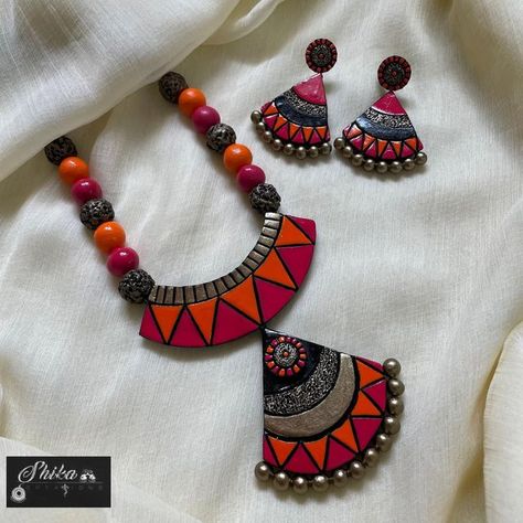 Madhubani Jewellery Design, Terracotta Jewellery Making Ideas, Terracotta Earrings Design, Terracotta Jewellery Designs Handmade, Mouldit Clay Jewellery, Clay Jwellery Idea, Handmade Jwellary Idea, Clay Jewellery Handmade, Diy Earrings Materials