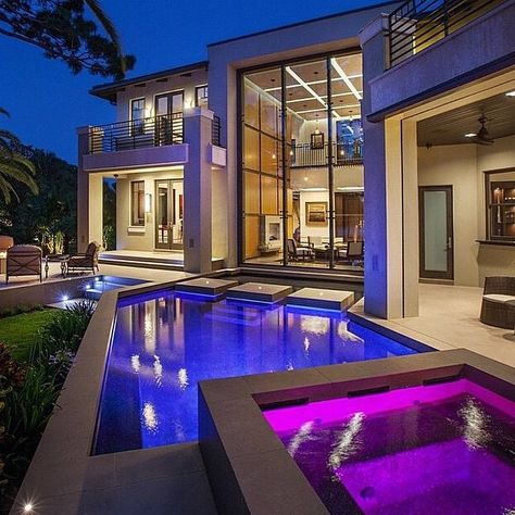 Multi-million dollar modern mansion comment if you must cop Pool Renovation, Modern Pools, Modern Mansion, Luxury Homes Dream Houses, House Goals, Cool Pools, Van Cleef, Stone Carving, Dream Home Design