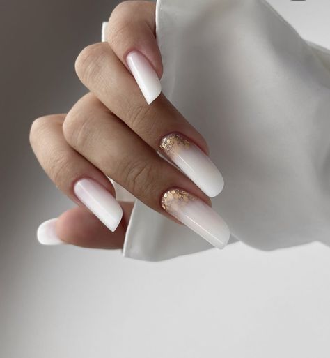 White Oval Nails, Slim Nails, White Short Nails, Milky White Nails, White Almond Nails, Short Oval Nails, Oval Shaped Nails, White Coffin Nails, Milky Nails