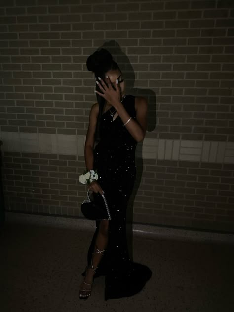 Homecoming dress Black Prom Dress Middle School, Prom Dresses For 7th Grade, Black 8th Grade Prom Dresses, Prom Dress For 8th Grade, 8th Prom Dresses, Winter Formal Dresses Black Women, Sneaker Ball Dress Ideas Women, Graduation Pictures Middle School, Black Homecoming Dress Black Women