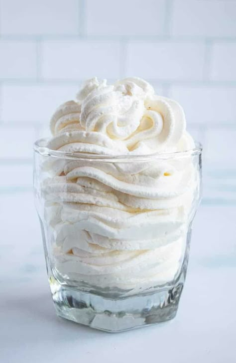 This Keto Whipped Cream is incredibly easy to make and doesn't have any added sugar or weird fillers. Use it to top all of your favorite keto desserts, keto coffees, and sweet keto snacks. Great for keto baking! Keto Fluff, Vanilla Bean Whipped Cream, Vanilla Bean Recipes, Keto Whipped Cream, Cool Whip Desserts, Keto Fudge, Vanilla Aesthetic, Recipes With Whipping Cream, Keto Baking