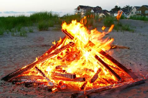 Beach Bonfires - OuterBanks.com Summer Bonfire, Beach Fire, Party Swimming Pool, Camping Places, Beach Bonfire, Summer Beach Party, Beach Camping, Paradise On Earth, Beach Vibe