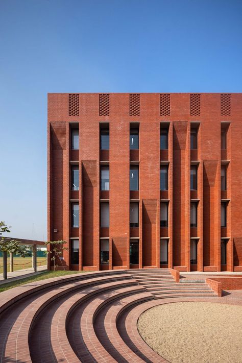 Building Skin, Aga Khan, Brick Decor, Facade Architecture Design, Building Elevation, Small Courtyards, Plant Growing, Khan Academy, Brick Architecture