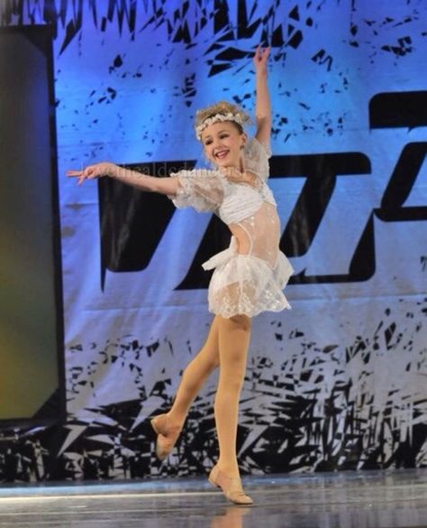 Ma, He's Making Eyes At Me | Chloe Lukasiak Wiki | Fandom Chole Dance Moms, Abby Lee Miller, Chloe Lukasiak, Dancing Dolls, Dance Company, Dance Photos, Musical Theatre, Dance Moms, Boss Lady