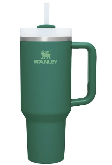 Stanley Colors, Green Stanley, Stanley Water Bottle, Trendy Water Bottles, Stanley Cups, Coffee Smoothie, Cousin Gifts, Stanley Tumbler, Stanley Quencher