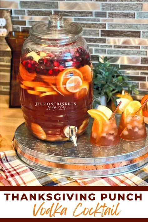 Thanksgiving Punch Vodka Cocktail, Large Batch Alcoholic Drinks Fall, Apple Pie Punch Alcoholic, Alcoholic Drinks For A Party Large Punch Bowls Cocktail Recipes, Big Batch Vodka Drinks, Vodka Pitcher Drinks, Large Batch Vodka Cocktails, Apple Cider Vodka Drink, Thanksgiving Margarita Pitcher