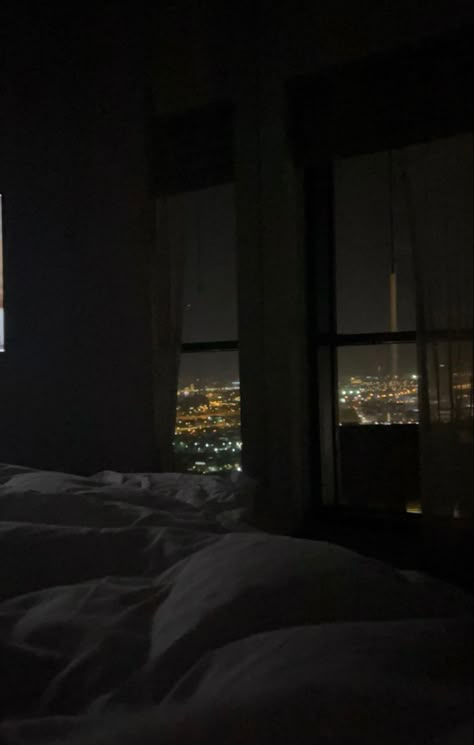 Dark Room Window Aesthetic, Midnight Aesthetic Room, Cozy Bedroom Dark Academia, Dark Room Led Lights, Dark Sleep Aesthetic, Dark Apartment Bedroom, Night Room Aesthetic Dark, Room At Night Aesthetic, Late Night Aesthetic Bedroom