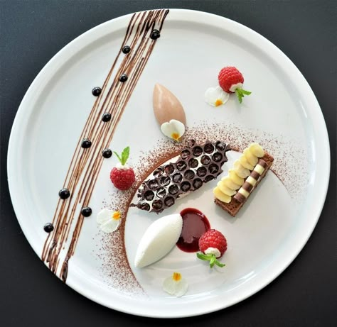 #Chocolate and raspberries  By Chef Carlos De Gendt @carlosdgcarlito  The "BestChef" App Connecting The Culinary Industry!  #Chef #BestChef… Dessert Plating Presentation, Fancy Food Presentation, Food Presentation Plates, Fine Dining Desserts, Food Plating Techniques, Gourmet Food Plating, Plated Dessert, Dessert Presentation, Plating Techniques