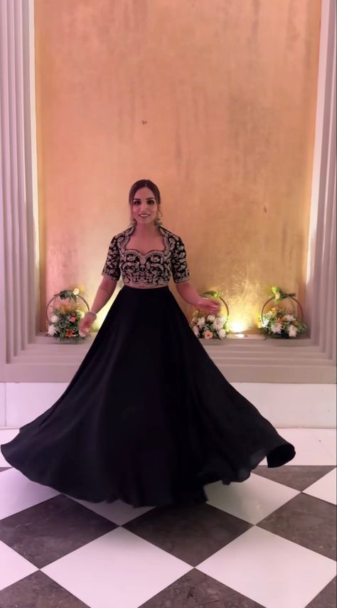 Black Lehenga For Reception, Black Outfits For Indian Wedding, Patola Saree Draping Styles, Black Skirt Outfit Traditional, Black Reception Dresses Indian, Black Traditional Outfit For Women, Black Skirt Outfit Indian, Sangeet Black Outfit, Black Frock Dress Indian