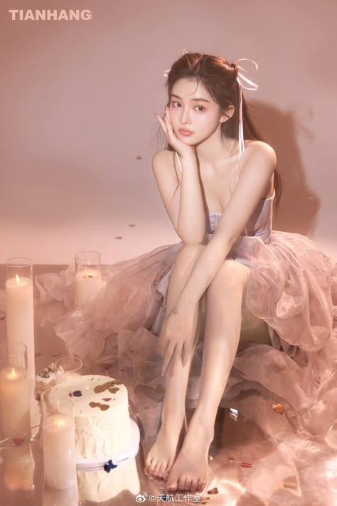 Korean Debut Photoshoot, Pre Sweet 17 Photoshoot Ideas, Pre Debut Photoshoot Ideas Studio, 18th Birthday Photoshoot Poses, 17 Photoshoot Birthday, Sweet 17 Photoshoot, Photoshoot Concepts Studio, Debut Shoot Ideas, Coquette Photoshoot