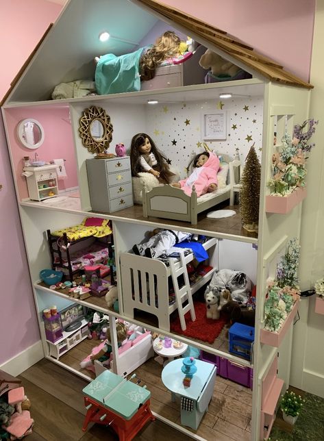 American girl dollhouse furniture and accessories for 18” dolls American Girl Doll Display, Our Generation Doll Storage, Our Generation Doll House, Doll House Storage, Dollhouse Build, American Doll House, Doll House Makeover, American Doll Stuff, Big Doll House