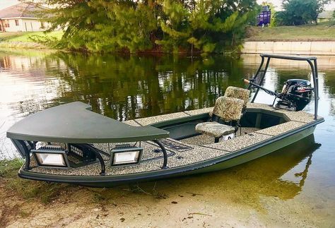 Fishing Boats Ideas, Jon Boat Ideas, Jon Boat Modifications, Skiff Boat, Boat Modifications, Duck Hunting Boat, Boat Upgrades, John Boats, Bow Fishing