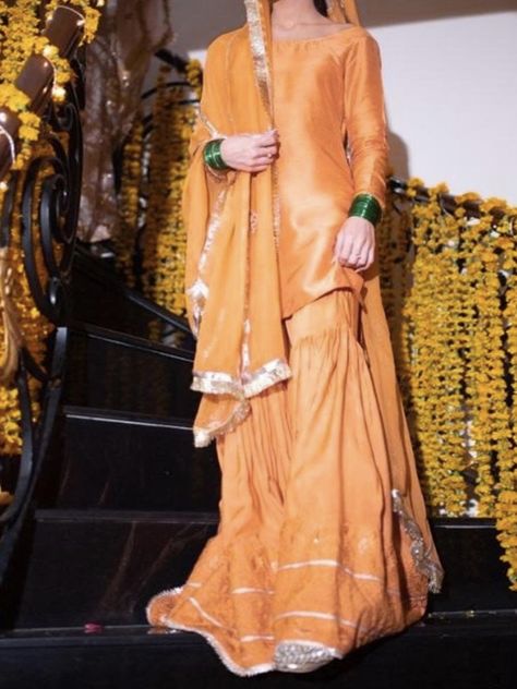 Mehndi Dress For Bridesmaid, Mayon Dresses Pakistani Simple, Mayoun Dress, Mayun Decor, Orange Sharara, Mayoon Dresses, Simple Mehndi Dresses, Patiyala Salwar, Mayon Dresses