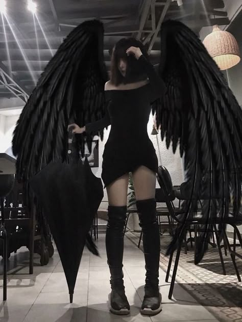 Emo Goth Girl, Grunge Witch, Goth Angel, Couple Costumes, Black Wings, Gothic Beauty, Gothic Outfits, Goth Outfits, Edgy Outfits