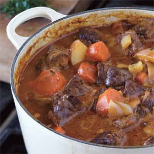 Hearty Beef Stew - Two things set this old-fashioned beef stew apart from its rivals: browning the beef in bacon fat and adding lots of vegetables to the pot, both of which add flavor to the velvety sauce. The result is comfort food, grandmother style. This grandmother didn’t cook with wine, but if you want to, see the variation below. Old Fashioned Beef Stew, Ireland People, Classic Beef Stew, Irish Beef, Hearty Beef Stew, Dutch Oven Recipes, Green Beer, Beef Stew Recipe, Beef Dishes