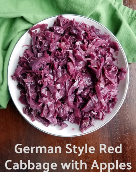 Apples And Cabbage Recipe, Cabbage With Apples, Cooked Red Cabbage, German Red Cabbage, Red Cabbage With Apples, Norwegian Cuisine, Sweet And Sour Cabbage, Nordic Recipes, Danish Cuisine