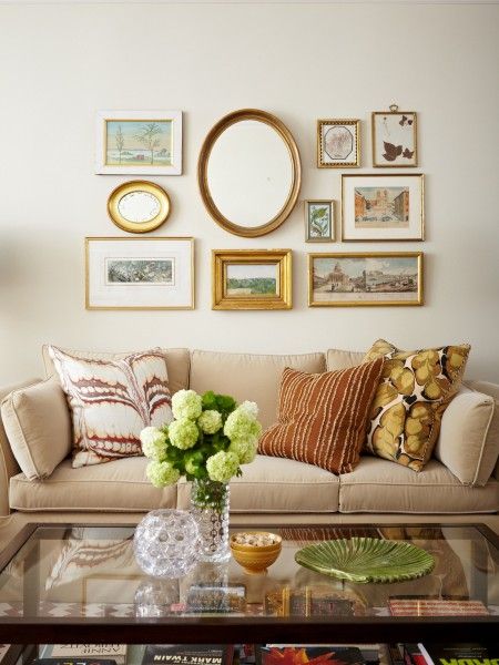 Gold Frame Gallery Wall, Mirror Gallery Wall, Side Table Decor, Gallery Wall Living Room, Living Room Side Table, Beautiful Living Rooms, Framed Mirror Wall, Inspiration Wall, Coffee Table Design