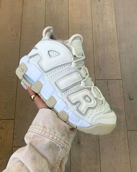 Uptempo Shoes, Hello 2025, New Collection 2022, Nike Air Uptempo, Replica Sneakers, Stile Hijab, Nike Air More Uptempo, Nike Air More, Dr Shoes