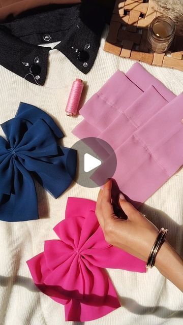 Material For Hair Bows, Satin Hair Bow, Perfect Bow Tutorial, Hair Band Making Ideas, Hair Bow Making, How To Sew Fabric Bows, Satin Bow Tutorial, Hair Bow Diy, Satin Bow