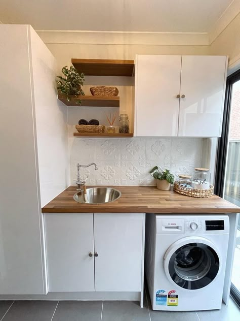 Laundry And Mud Room Combo, Laundry In Basement, Cool Laundry Room, Laundry Renovation Ideas, Laundry Room Decorations, Decorating Laundry Room, Remodel Laundry Room, Cabinets Laundry Room, Bathroom Inspo Interior Design