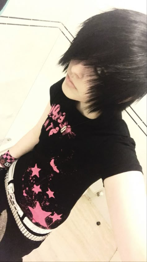 Emo People, Emo And Scene, Hey Emo Boy, Emo Scene Hair, Emo Style, 2000s Emo, Scene Outfits, Emo Stuff, Rawr Xd