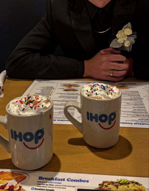 Ihop Breakfast, Coffee Date Aesthetic, Coffee Dates Aesthetic, Tell Me Three Things, Starting A Food Truck, Date Aesthetic, Coffee Date, Cute Friends, Couple Aesthetic