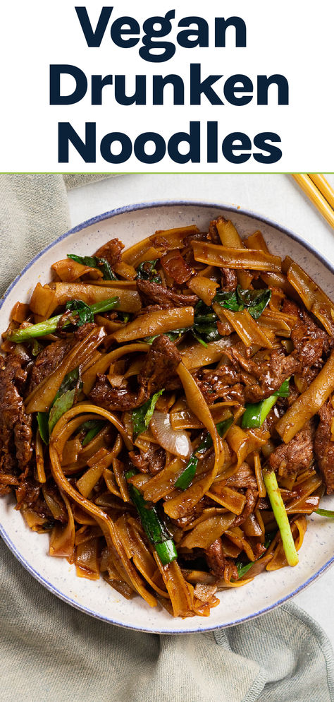 Vegan drunken noodles in a bowl. Asian Inspired Vegan Meals, Vegetarian Asian Noodle Recipes, Easy Vegan Noodle Recipes, Vegan Asian Sauce, Drunken Noodles Vegan, Vegan Korean Noodles, Vegan Thai Basil Recipes, Black Rice Noodles, Vegan Beef And Noodles