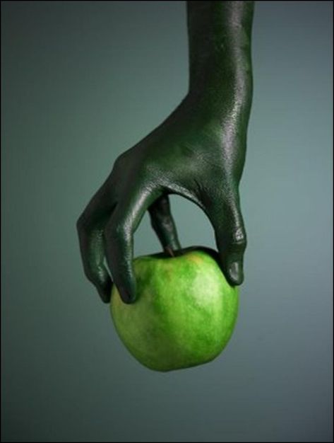 This piece is an example of monochromatic art because it uses the main color: green and creates a piece with different tones shades and tints of it. Monochromatic Artwork, Monochromatic Photography, Monochromatic Colors, Photography Elements, Hand References, Monochromatic Art, Cool Pose, Monochromatic Color Scheme, Colour Theory