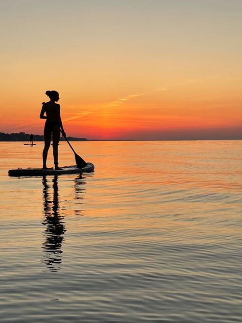 Paddle Boarding Sunset, Sunrise Paddle Boarding, Paddle Boarding Photoshoot, Paddleboard Painting, Cute Vespa, Sup Girl, Color Mood Board, Birthday Photo Shoot Ideas, Sup Surfing