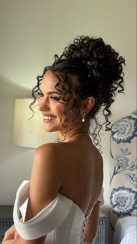 Curly Bridal Hair, Simple Prom Hair, Curly Wedding Hair, Twist Ponytail, Quince Hairstyles, Curly Hair Styles Easy, Hairdos For Curly Hair, Wedding Hair Inspiration, Curly Hair Inspiration