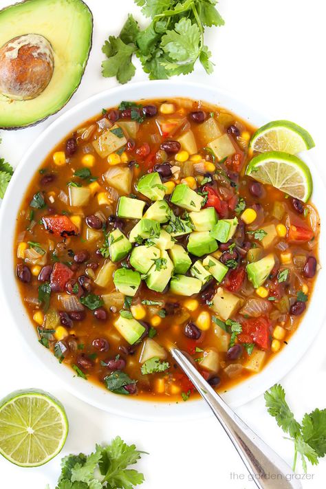 Southwest Black Bean Soup (Easy!) (Easy!) - The Garden Grazer Mexican Black Bean Soup, Recipes Black Beans, Southwest Soup, Soup With Black Beans, Vegan Black Bean Recipes, Vegan Oil Free Recipes, Southwestern Soup, Weight Watchers Soups, Vegan Weeknight Meals