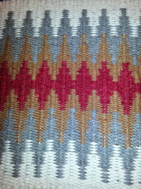 Rigid Heddle Weaving Projects, Painted Warp, Weaving Scarfs, Dog Sweater Crochet Pattern, Navajo Weaving, Inkle Weaving, Weaving Loom Projects, Rigid Heddle Weaving, Swedish Weaving