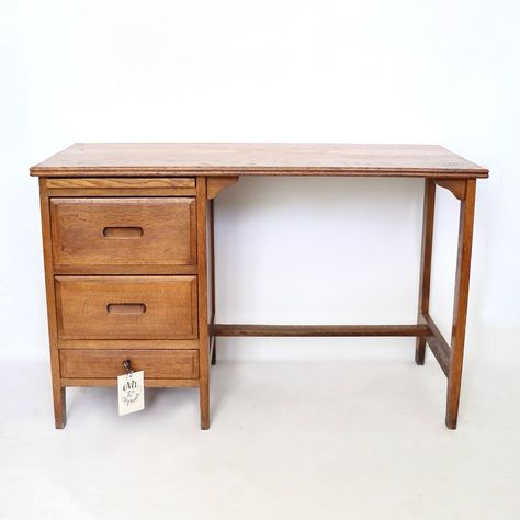 // NOW SOLD // Beautiful vintage oak French desk with three drawers, original lock and key and pull out shelf available online now 🖤 // #vintagedesk #vintagefrenchdesk #oakdesk #workfromhome #officedesk #woodendesk #officedecor #vintagehome #owlandtheelephant Vibtage Desks, Vintage French Desk, Vintage Oak Desk, Antique Oak Secretary Desk, French Desk, Oak Desk, Lock And Key, Wooden Desk, Vintage Desk