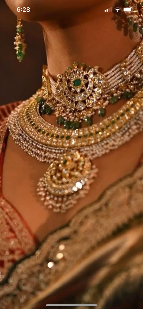 Tanishq Bridal Jewellery, Radhika Jewellers Usa, Moti Set Design, Jadau Jewellery Traditional, Radhika Jewellers, Lagna Patrika, Bole Chudiyan, Moti Set, Leg Accessories