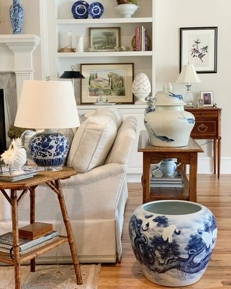 Rich Furniture, Blue And White Living Room, French Country Living, French Style Homes, French Country Living Room, Blue White Decor, Classic Interiors, Country Living Room, White Living Room