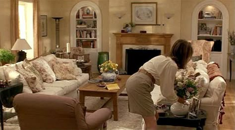 Pin for Later: 5 Dreamy Movie Homes From the '90s  Source: Touchstone Pictures Father Of The Bride Movie, Father Of The Bride House, Nancy Meyers Interiors, The Bride Movie, Nancy Meyers Movies, Nancy Myers, 90s Interior, Movie Houses, What House