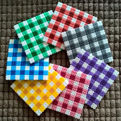 Perler Bead Coasters, Hama Beads Coasters, Bead Coasters, Melty Bead Designs, Melt Beads Patterns, Easy Perler Bead Patterns, Melty Bead Patterns, Pearl Beads Pattern, Easy Perler Beads Ideas