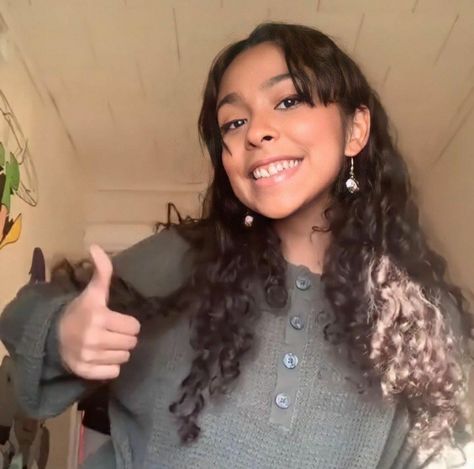 Madison Reyes, Disney Movies To Watch, College Fun, Fleetwood Mac, Girl Crushes, David Bowie, Book Aesthetic, Face Claims, Curly Hair