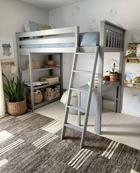 School will be back in session before you know it, so it’s prime time to deck out your kid’s room for ultimate study success. This year, why not ditch the ordinary bed and upgrade to a super cool loft bed with desk?⁠ ⁠ Trust us, these elevated beds with desks underneath are lifesavers (or should we say, grade savers?), especially during back-to-school season. Let’s get into why these study loft beds for kids are so amazing from elementary school to high school.⁠ ⁠ Loft beds with desks: ⁠ -Ma... Top Bed With Desk Under, Loft Bed With Twin Bed Underneath, Teenage Girl Bedrooms Loft Bed, Max And Lily Loft Bed, Kids Loft Bed With Desk, Raised Bed With Desk Underneath, Loft Bed Ideas With Desk, Loft Bed Kid, Loft Bedroom Ideas For Kids