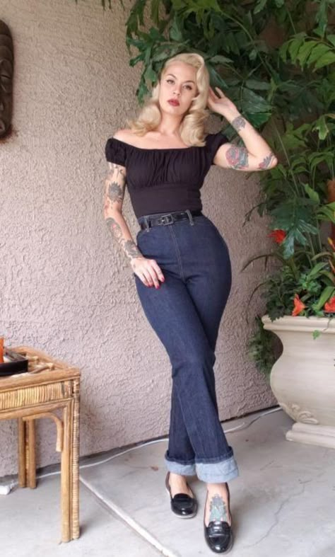 1950s Pinup, 50s Outfits, 50's Fashion, Rockabilly Outfits, Pin Up Outfits, Retro Jeans, Vintage Inspired Outfits, Rockabilly Fashion, Psychobilly