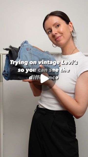 Levi's Outfit Women, Levis 560 Outfit, Classic Levis Jeans Outfit, Light Levis Jeans Outfit, Levi’s Vintage Jeans, Levi’s Jean Jacket Outfit, Levis 550 Jeans Outfit Women, Levis 726 Flare Outfit, Levi’s Mom Jeans