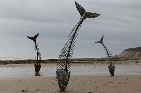 Leigh Dyer Fish Sculptures, Metal Fish, Metal Tree Wall Art, Sculpture Metal, Metal Tree, Metal Art Sculpture, Arte Inspo, Metal Art Projects, Welding Art