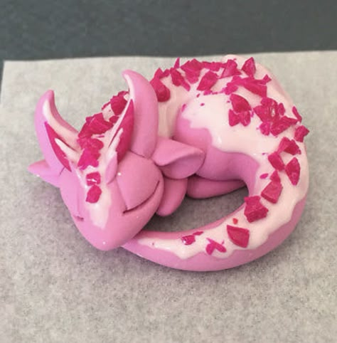 Cute Polymer Clay Ideas Animals, Fimo Kawaii, Clay Dragons, Polymer Clay Dragon, Clay Dragon, Polymer Clay Figures, Cute Baking, Petite Clothing, Think Food