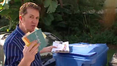 Peter Walsh's Foolproof Pieces of Organizing Advice - Video Peter Walsh Organizing Tips, Peter Walsh, Junk Drawer Organizing, Becoming Minimalist, Organization And Cleaning, Paper Clutter, Minimalist Quotes, Dollar Store Organizing, Travel Outdoors