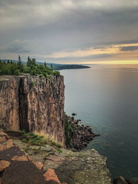 Minnesota's North Shore of Lake Superior: A Three Day Road Trip - A Couple Days Travel North Shore Lake Superior, Lake Superior Minnesota, Northern Minnesota Aesthetic, Lake Superior Aesthetic, Great Lakes Aesthetic, Minnesota Aesthetic, Minnesota Nature, Minnesota North Shore, Minnesota Lakes