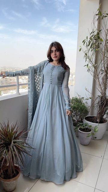 Chifon Dress, Long Frock Designs, Frock Designs, Long Gown Design, Simple Frocks, Anarkali Dress Pattern, Simple Gowns, Long Frock, Salwar Kamiz