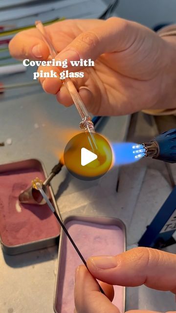 🔥Lampwork glass artist🔥 on Instagram: "Making pink glass currants 🔥 . . . #lampworking #lampworkbeads #lampworkglass #lampworkjewelry #glassart #glassartist #glassbeadmaker #glassiejewelry #botanicalglass #glassberries #muranoglass #muranoglassjewelry #muranoglassartist" Making Glass Videos, Lampwork Jewelry Ideas, Glass Bead Crafts Diy Projects, Making Glass Beads, Flamework Glass Art, Lamp Work Glass Beads, Lamp Work Beads, Glass Bead Making, Lampworking Tutorial