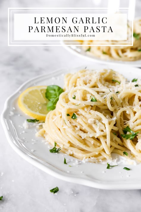 Lemon Garlic Parmesan Pasta, Pasta With Parmesan Cheese, Pasta With Lemon Sauce, Parmesan Noodles, Lemon Parmesan Pasta, Lemon Pasta Recipes, Garlic Parmesan Pasta, Lemon Garlic Pasta, Draw Eyebrows