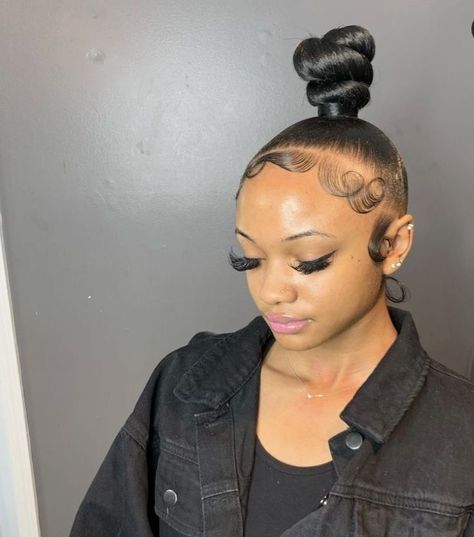 Fire Hairstyles, Baddie Hair, Low Ponytail Hairstyles, Silk Press Natural Hair, Top Knot Bun, Sleek Ponytail Hairstyles, Knot Bun, Black Ponytail Hairstyles, Quick Braided Hairstyles